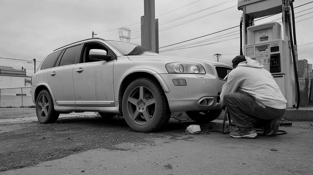 How to Use a Gas Station Air Pump